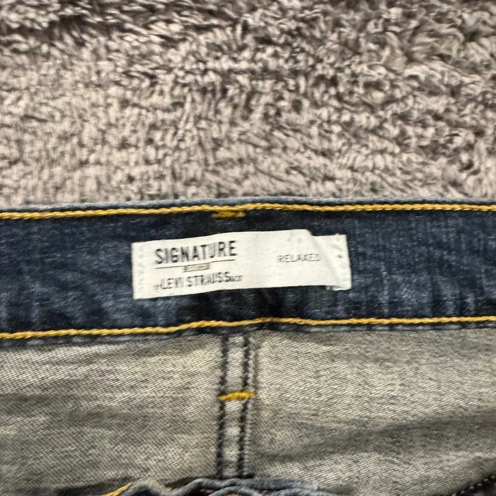 Signature by Levi Strauss Mens Relaxed Fit Dark Wash Denim Jeans 42x32 Blue